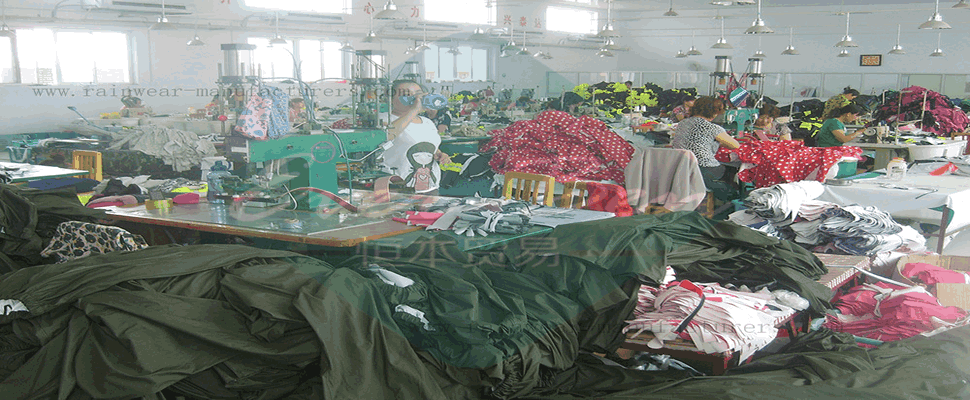 China PU waterproof clothing workshop